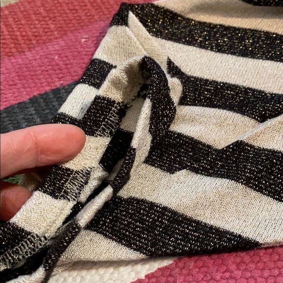 FRENCH CONNECTION Asymmetrical TOP - Picture 3 of 7